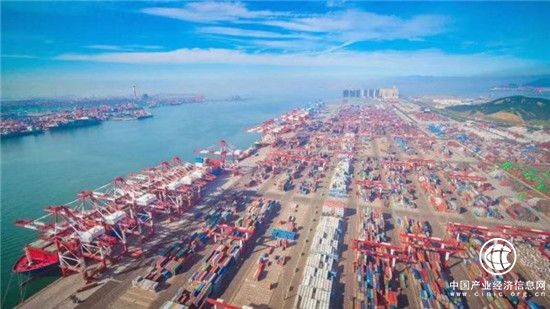 赞！青岛港列“2019年中国港航船企市值排行榜”第七位，较前一年上升两位
