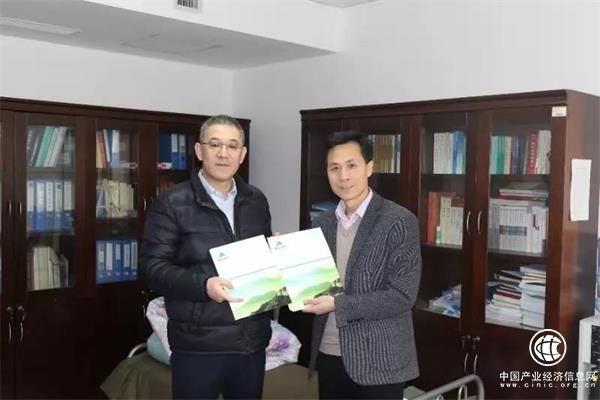 泰山保险赠送我省赴湖北医疗队2.09亿元的保险保障