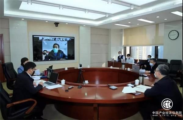 “屏对屏”签下百亿大单！企业家与青岛投“关键一票”！