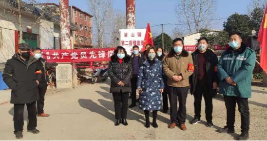 河南省南召县留山镇：恪尽职守不脱岗 党旗“疫”线永飘扬