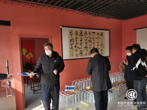 1555斤！兰陵警方查处一批“三无”酒精