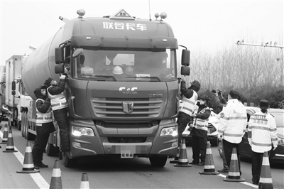 江苏给“菜篮子”和原材料开“绿色通道”