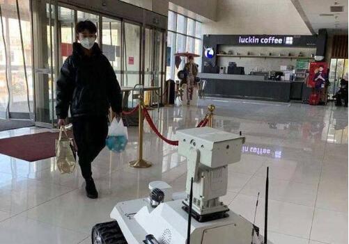 防疫机器人守大门！济南高新区企业复工，园区疫情防控有神器