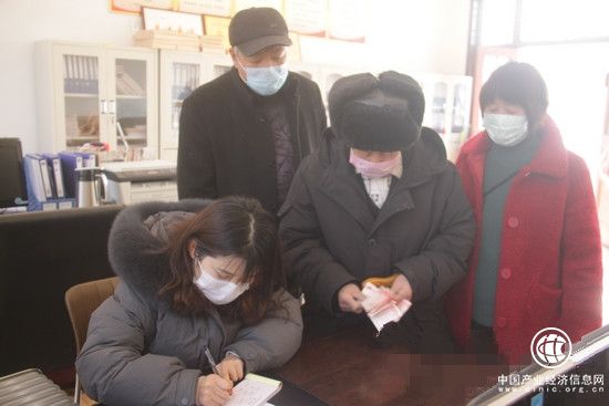 战疫故事丨郯城91岁老党员缴纳特殊党费援抗疫