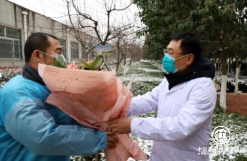 傅某某出院了！临沂市人民医院今日又有4名新冠肺炎患者治愈出院