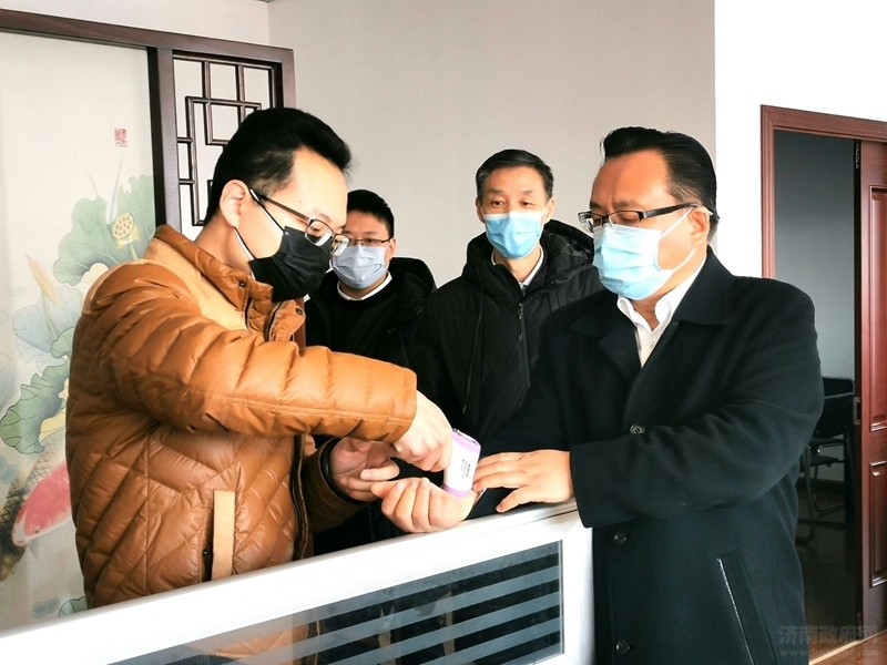 孙述涛督导检查疫情防控工作