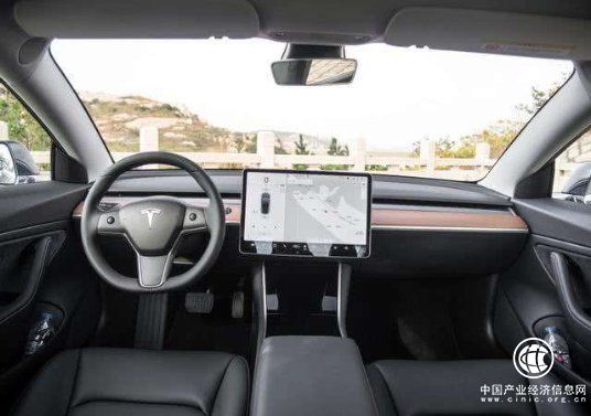 (图为:特斯拉能源汽车model3的中控屏)