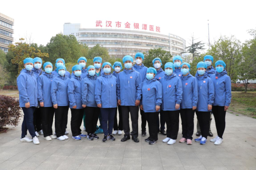 战疫故事|来自援鄂“尖刀班”的故事：深夜温暖的守候