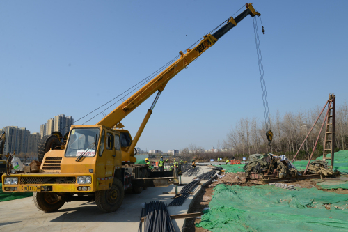 临沂市区桥梁新地标“凯旋门”全面复工