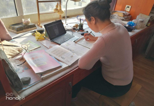 阻击疫情“疫”路有你 临沂兰山小学举行庆祝“三八”妇女节活动