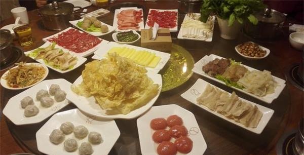 青岛餐饮企业半数已复工 外卖自取为主少量恢复堂食