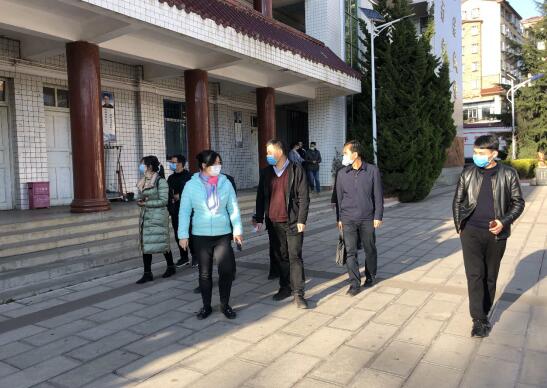 贵州省督导组莅临威宁民族中学督查高三开学工作