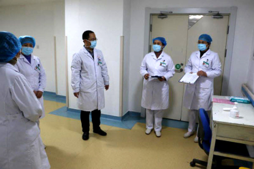 抗击疫情 守望相助 蒙医护理人在行动