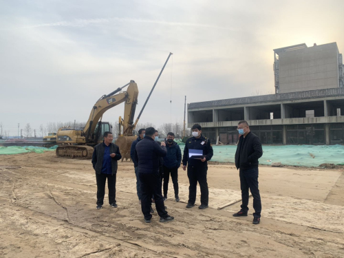 兰山区行政执法局全面排查工地扬尘