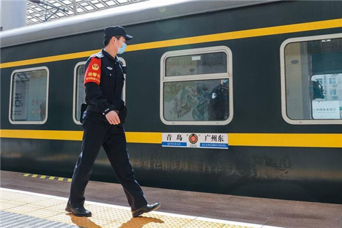 时隔65天，首趟青岛始发列车抵达武汉！