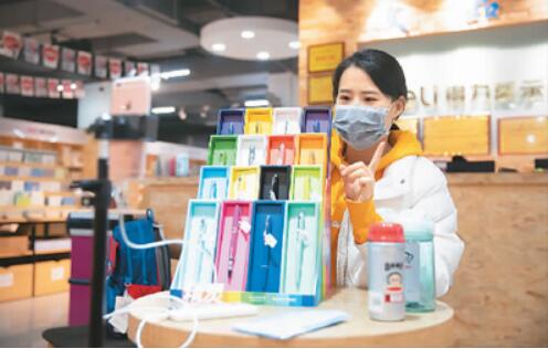 市场供应足 商品流通和商业秩序有望早日全面回归正常