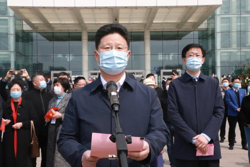 快讯！临沂市隆重欢迎首批凯旋的26名白衣战士