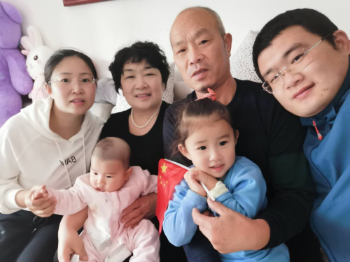 英雄荣归| 远行日千叮万嘱 守小家待你凯旋