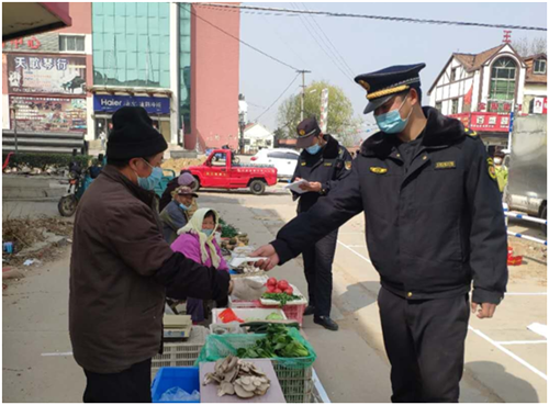  战“疫”不忘“小商贩” 青岛西海岸新区“便民市场”温暖一座城