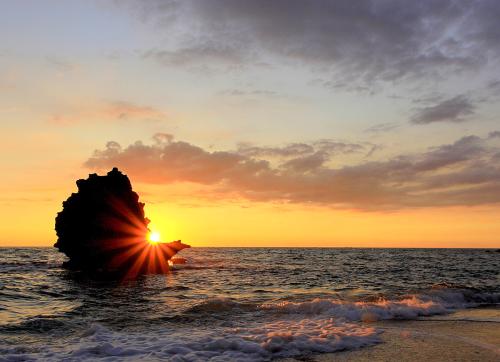 海南：生态产业鼓钱袋 电视夜校富脑袋