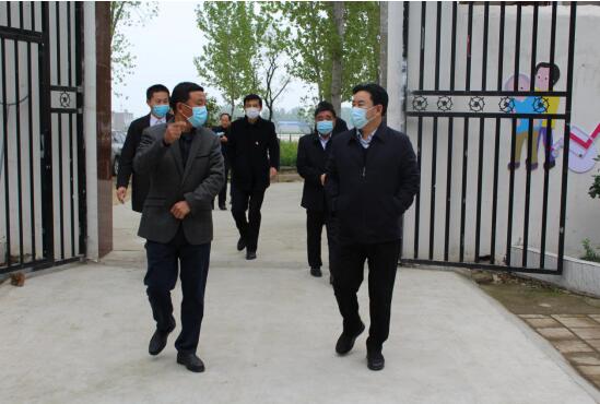 河南省方城县委书记褚清黎到广阳镇调研指导“四集中”兜底保障工作