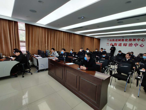 用手机就能申请，户外店招牌匾服务试点“零跑腿”