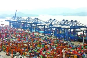 全球货物贸易保持稳定难掩风险隐忧