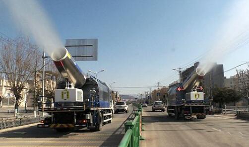 徐工多功能抑尘车批量出口中东