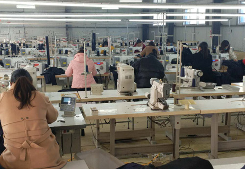 河南省南召县小店乡：扶贫车间“满眼春” 脱贫致富动力足