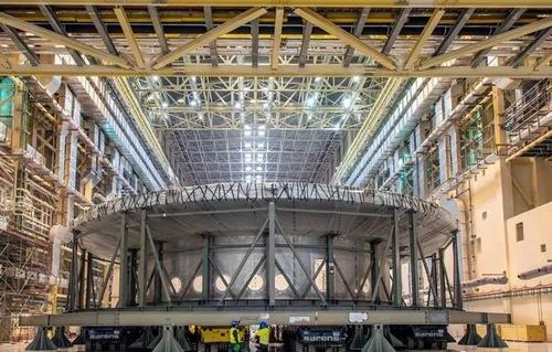 人造太阳“心脏”安装开启 中核迈出实质步伐