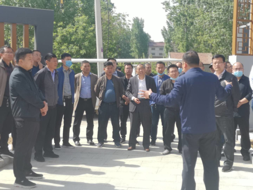 学先进 找短板 话发展| 兰陵镇党委理论中心组学习研讨走出家门沉到一线