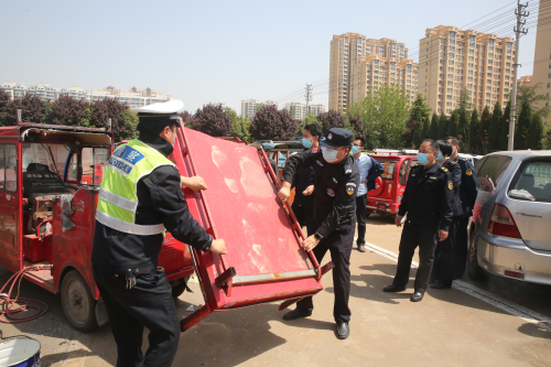 兰陵县集中整治电动车非法载客