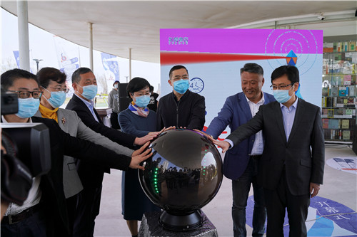  24小时书店！如是书店点亮海岸精神灯塔