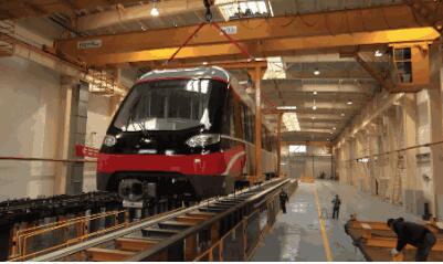 首款中低速磁浮旅游专列动态调试