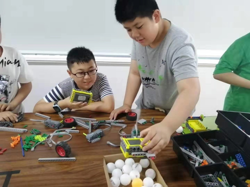 教培市场破茧成蝶难，“云端”教学长路漫漫