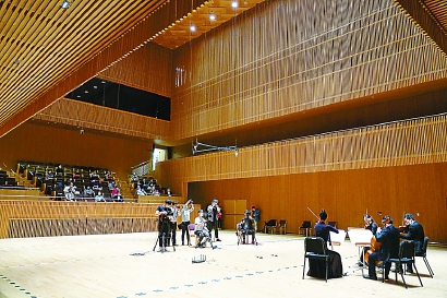 上交音乐厅首迎现场观众