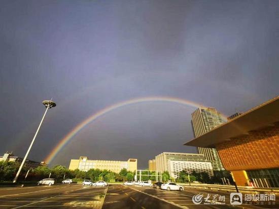 美爆了 泰安雨后惊现双彩虹