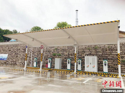 为复工复产“加油” 福建首座电油综合功能服务站投用