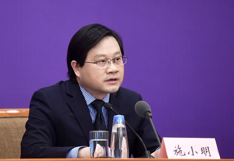 进入影剧院、旅游景点如何做好个人防护？专家提出四点建议