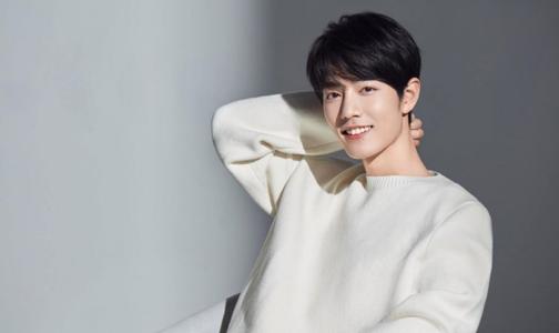 应援肖战被停职：饭圈文化不应侵害“公共教育”