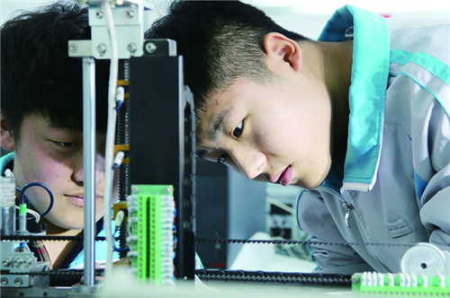 青岛电子学校：在工业互联网教育中找到自己的“主场”