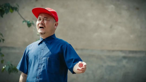 控股集团的董事长,他旗下的子公司山东泰昊传媒投资出品了这部电视剧