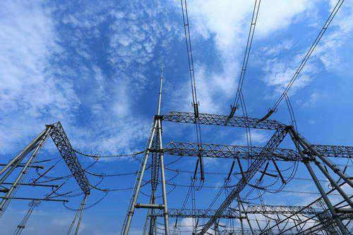 昆柳龙直流工程线路全线贯通