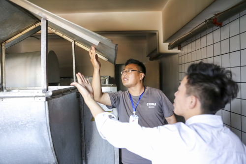 “一一三”模式 打造餐饮油烟治理“御碑街样本”