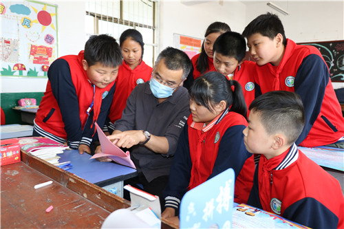  “六一”普法进校园