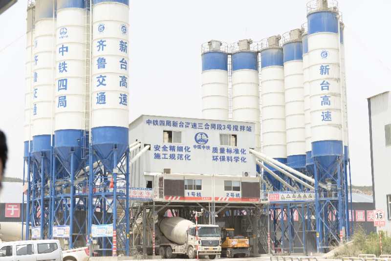 枣庄市山亭区交警大队走进混凝土搅拌站讲安全