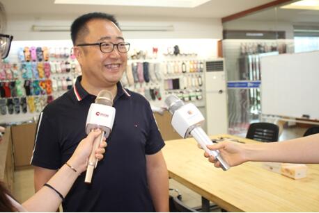 金炳镇：品质生活从袜子开始