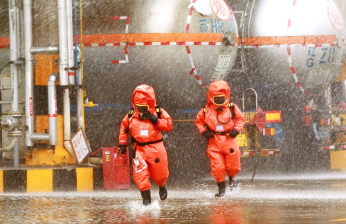 “泄漏了！泄漏了！”60分钟大“救援”！