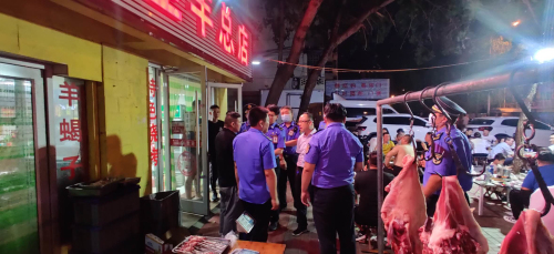 占道经营投诉激增 夜经济不等于乱摆摊