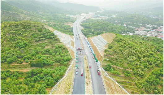 山东构建“米”字高铁网 引领“一小时经济圈”